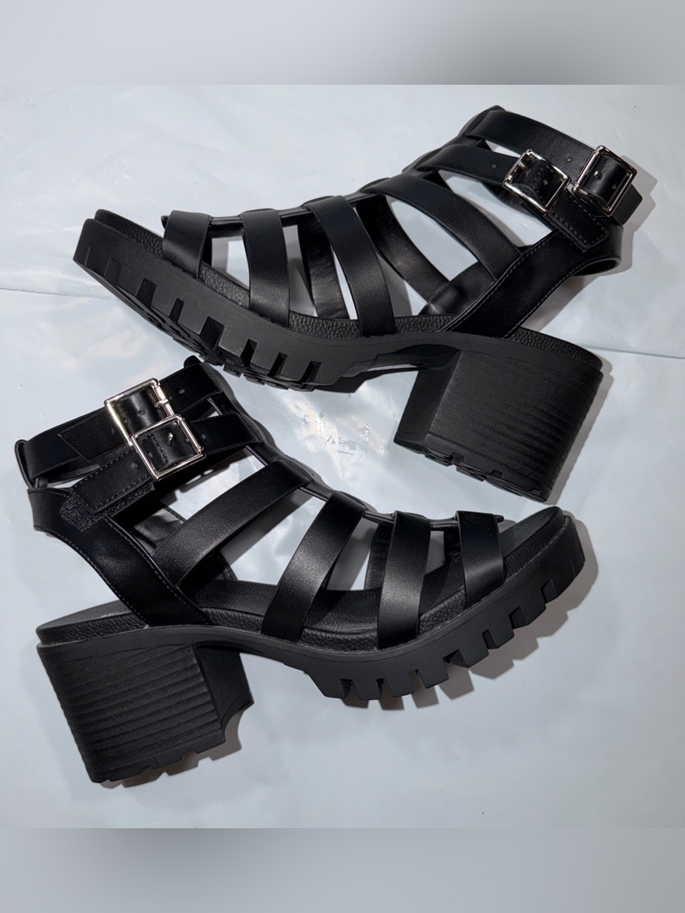 Soda Rebirth Multi Strap Chunky Block 3” Heel Women’s Sandals Size 9 NEW Strappy